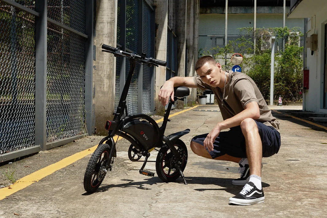 Folding e-bike car boot guide with a DYU D3F parked before an EU trip
