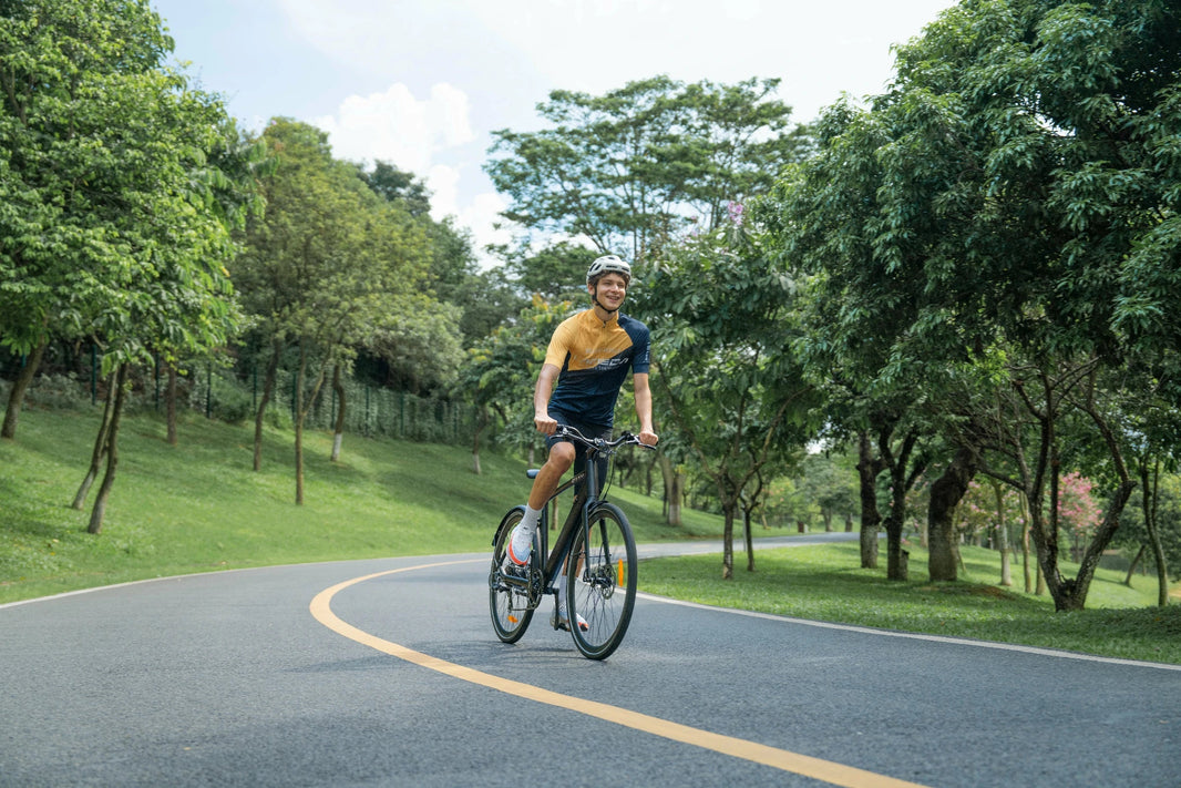 DYU Stroll 1 700C e-bike on a park path for tyre pressure guide