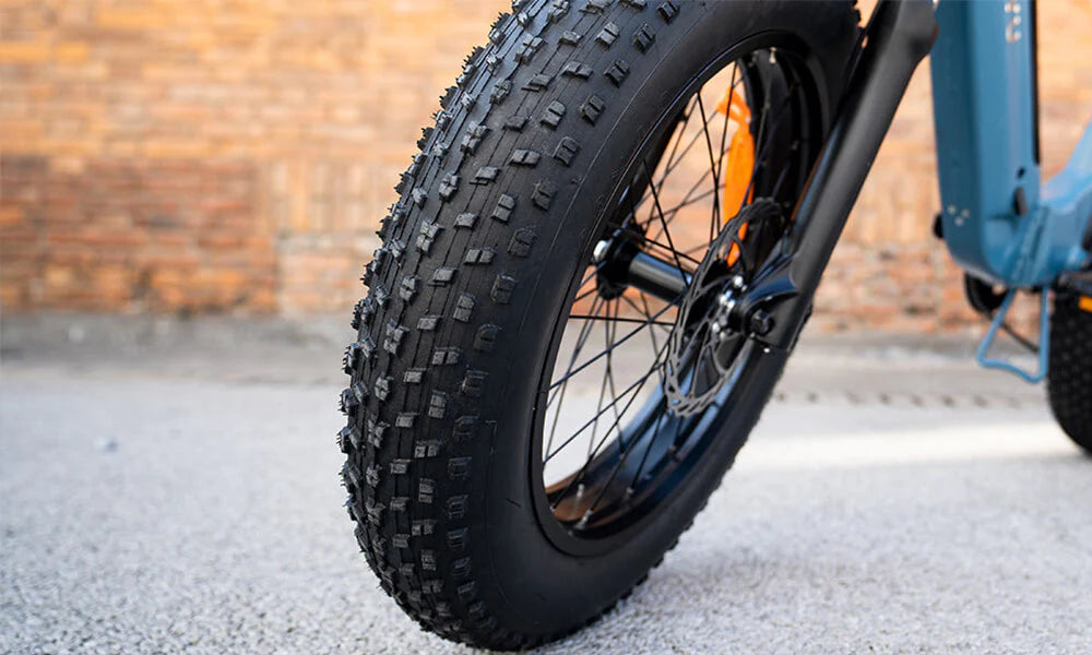 Bicicleta eléctrica con neumáticos gruesos DYU FF500 de 20 pulgadas 9 NEUMÁTICO GRUESO