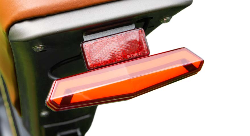 REAR SHELF